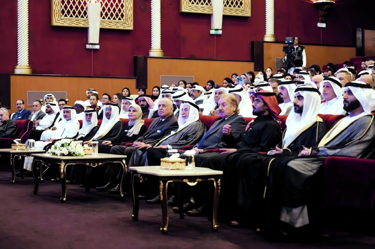سلطان القاسمي يشهد افتتاح أيام الشارقة المسرحية
