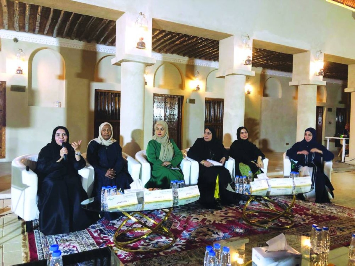 أكاديميات وأديبات: المرأة الإماراتية منظومة راسخة في بناء وحفظ الهوية