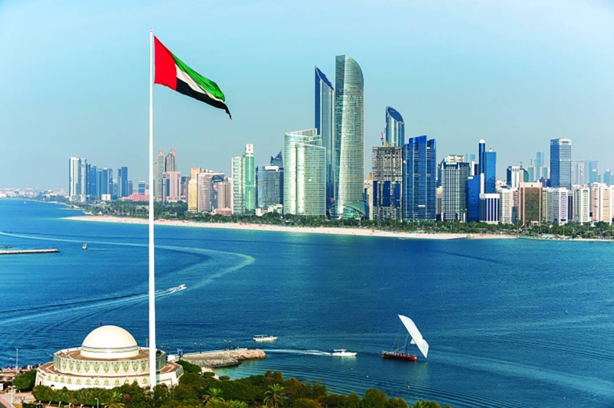«إرنست أند يونغ»: الإمارات مركز عالمي للتجارة والاستثمار