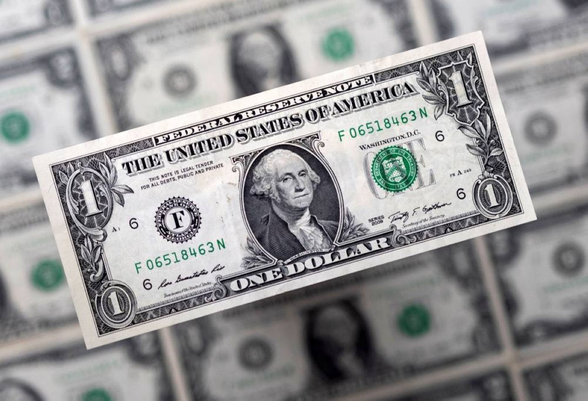 الدولار يرتفع بعد تضارب رسائل ترامب بشأن الرسوم الجمركية