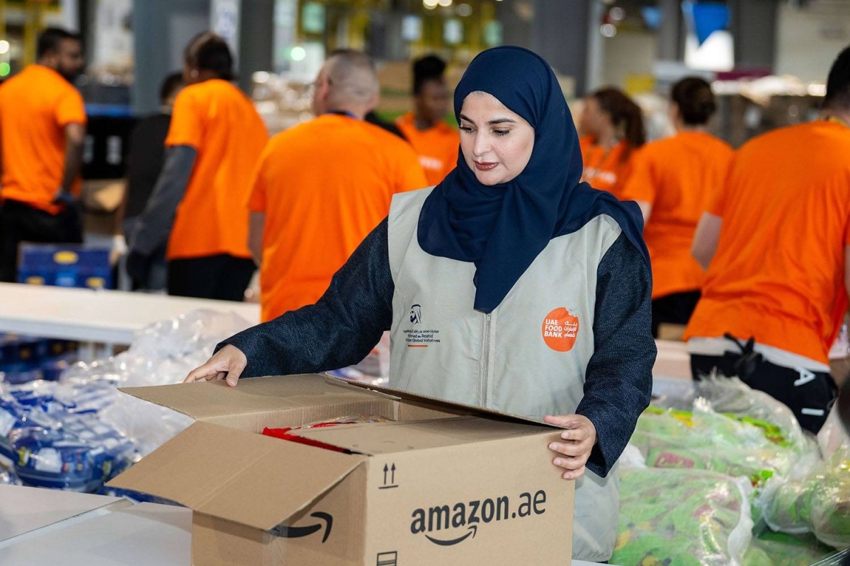 أمازون وبنك الإمارات للطعام يتعاونان لتقديم وتوصيل وجبات الإفطار للأسر المحتاجة