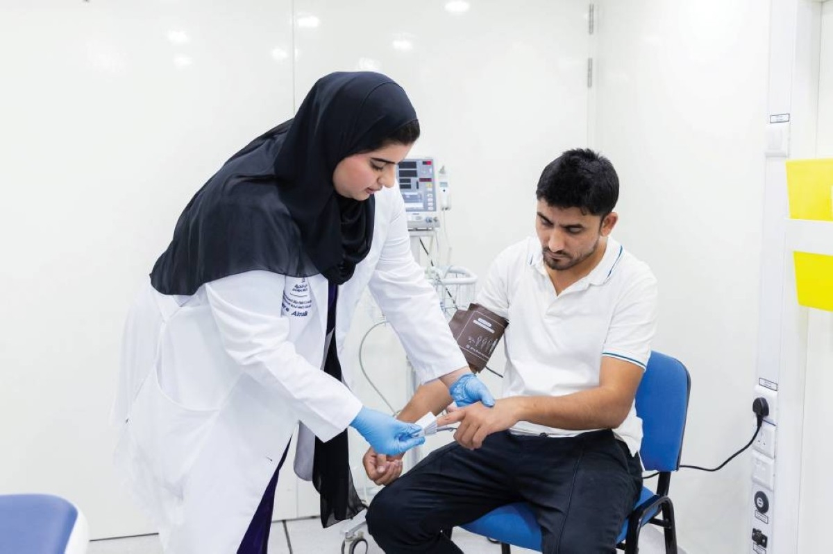 مؤسسة الجليلة توفر خدمات الفحص عبر عياداتها المتنقلة
