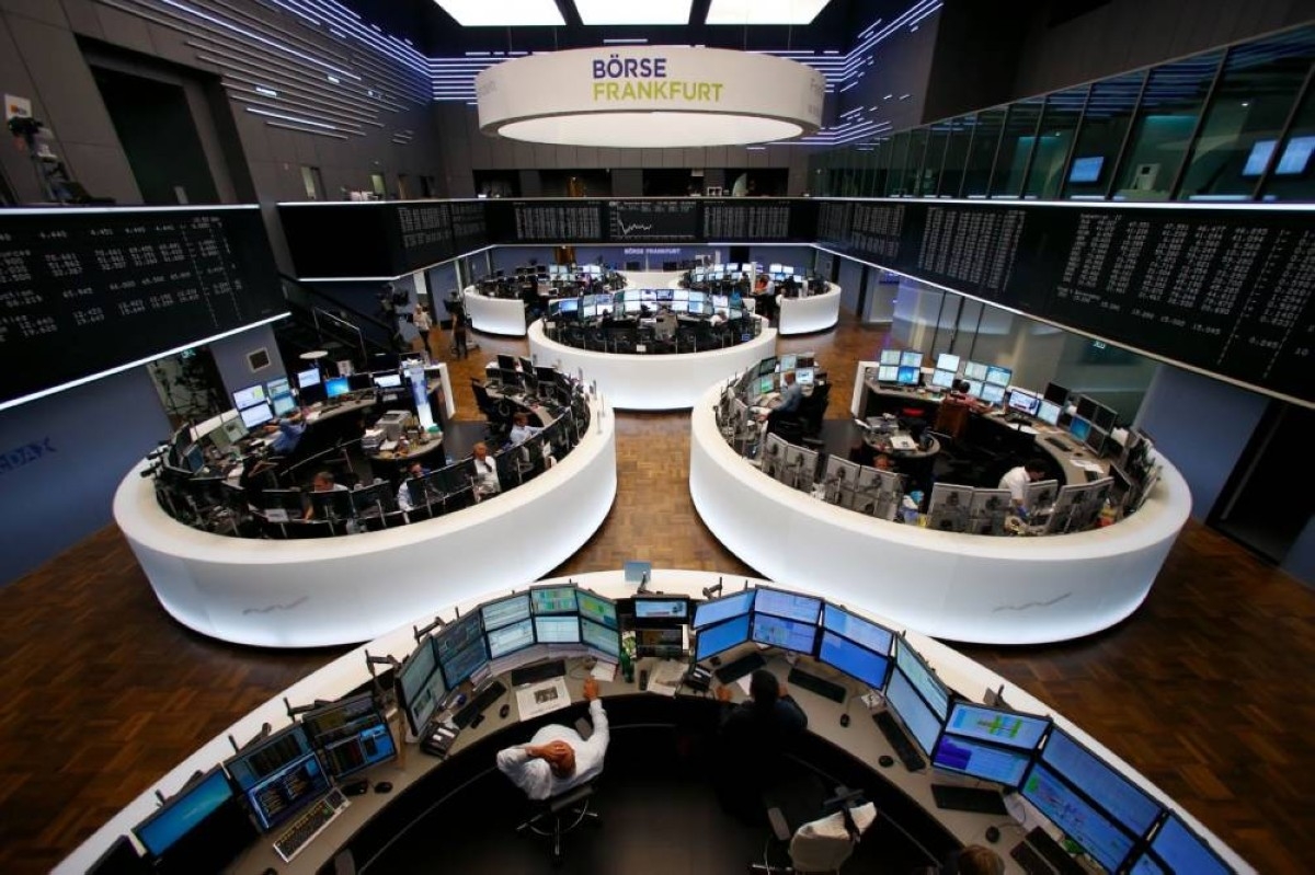 أداء ضعيف للأسهم الأوروبية قبل موعد فرض رسوم جمركية أمريكية