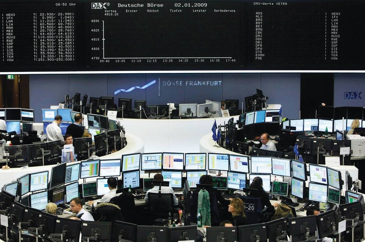 أداء ضعيف للأسهم الأوروبية قبل تطبيق «رسوم ترامب»