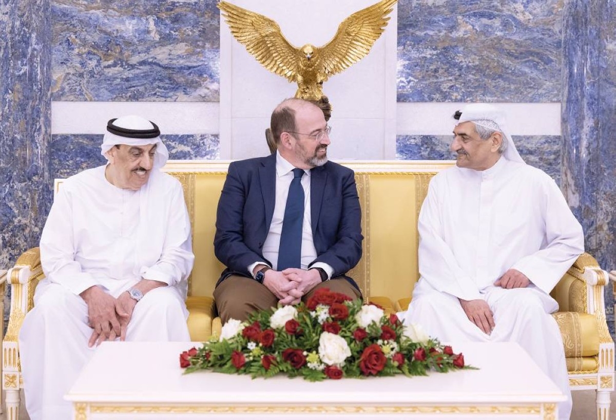 حاكم الفجيرة: القيادة حريصة على تطوير قطاع النفط والطاقة وتعزيز مكانة الدولة كموقع استراتيجي