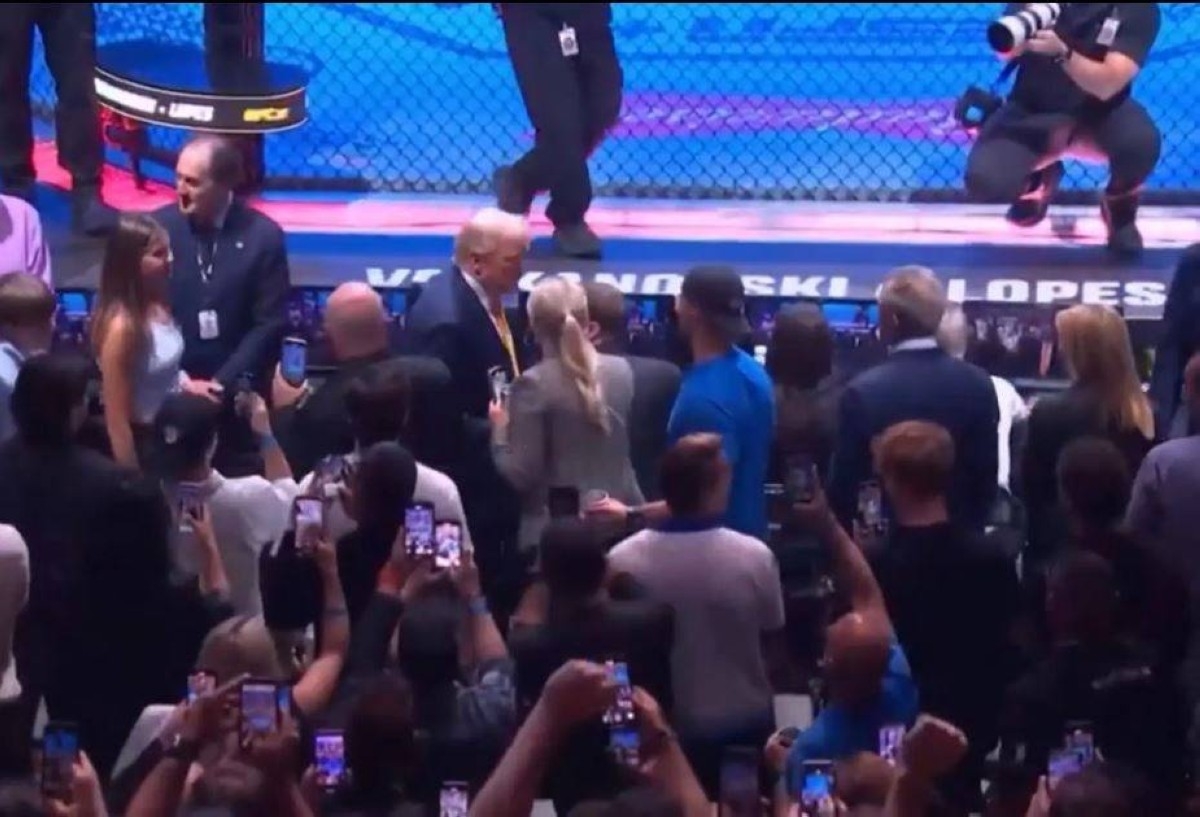 في ساحة معارك UFC..ترامب يجتاز «اختباراً صعباً» لشعبيته وقوة التعريفات الجمركية