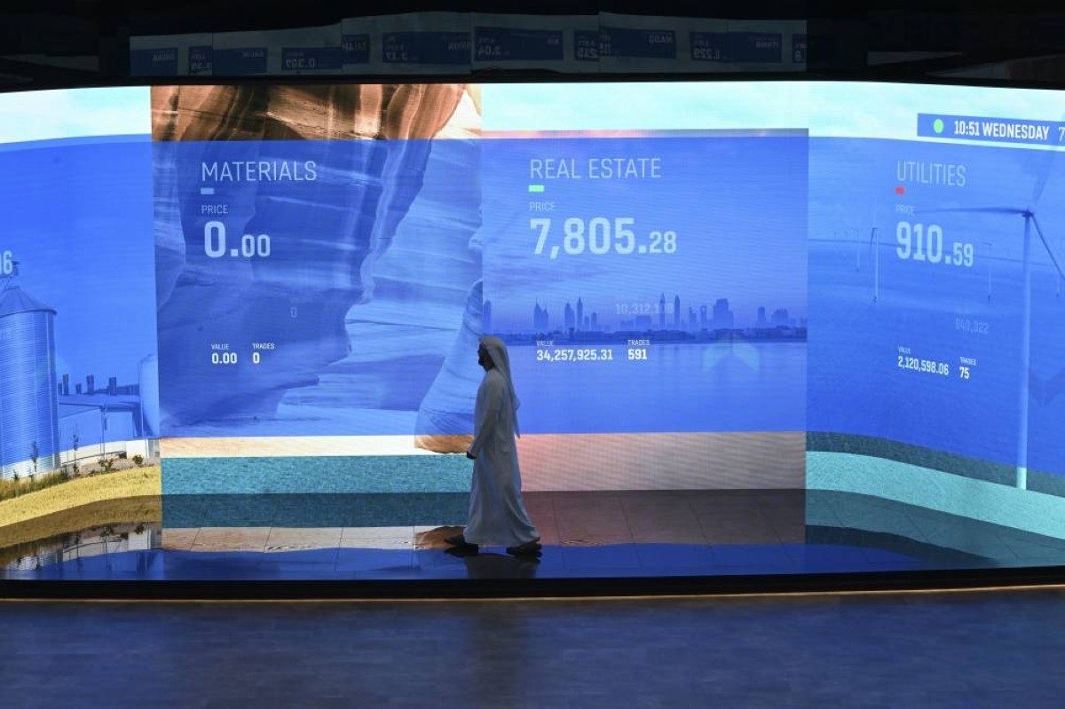 سوق دبي يخترق هدوء البورصات العربية بمكاسب 15.9 ملياراً