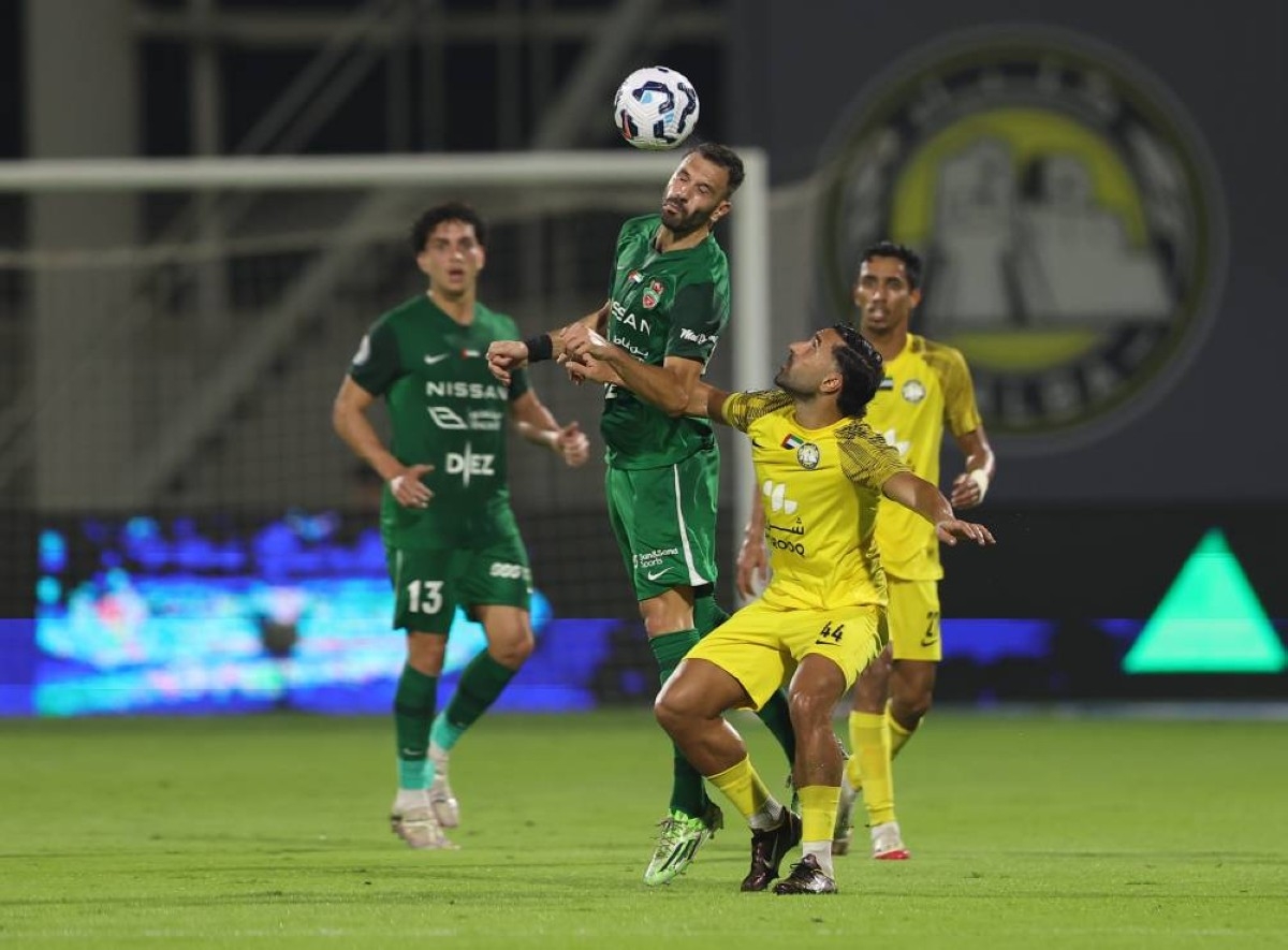 هدف شباب الأهلي الملغى في مرمى كلباء يثير الجدل