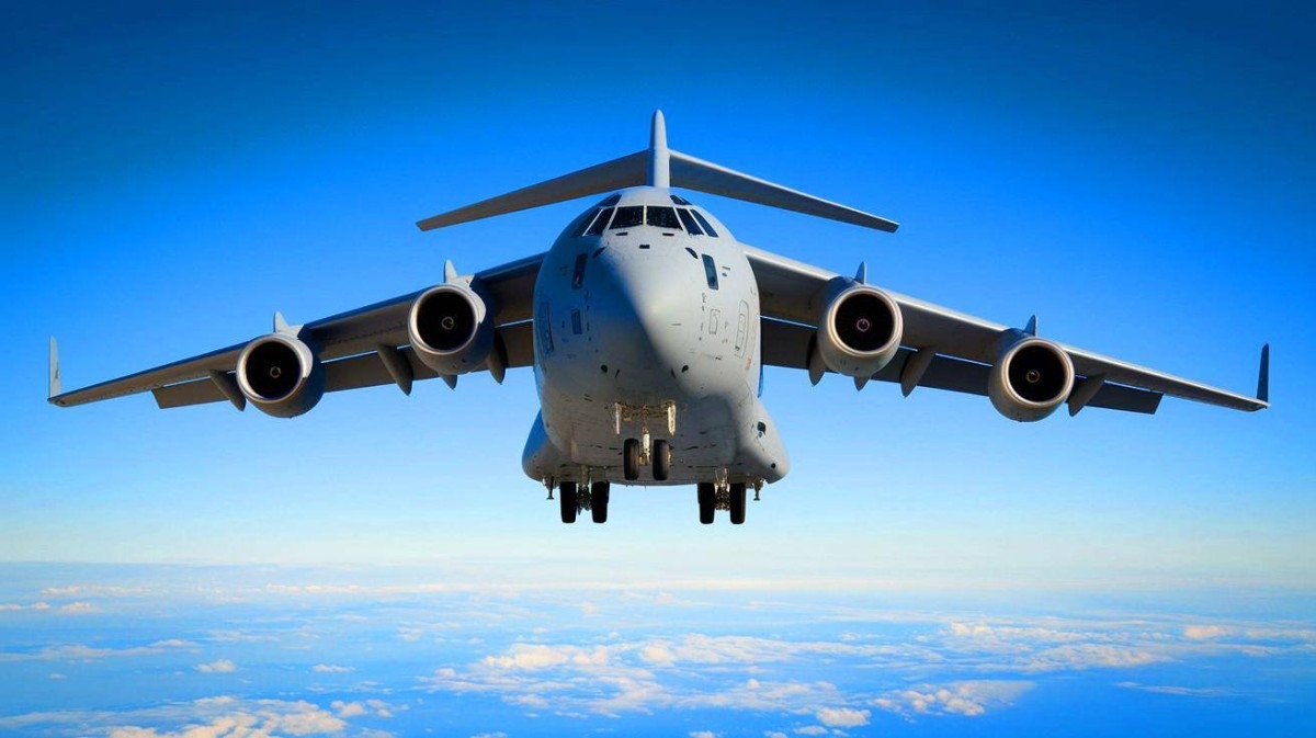 أعجوبة الطيران العسكري.. C-5M تهيمن على سماء النقل العسكري