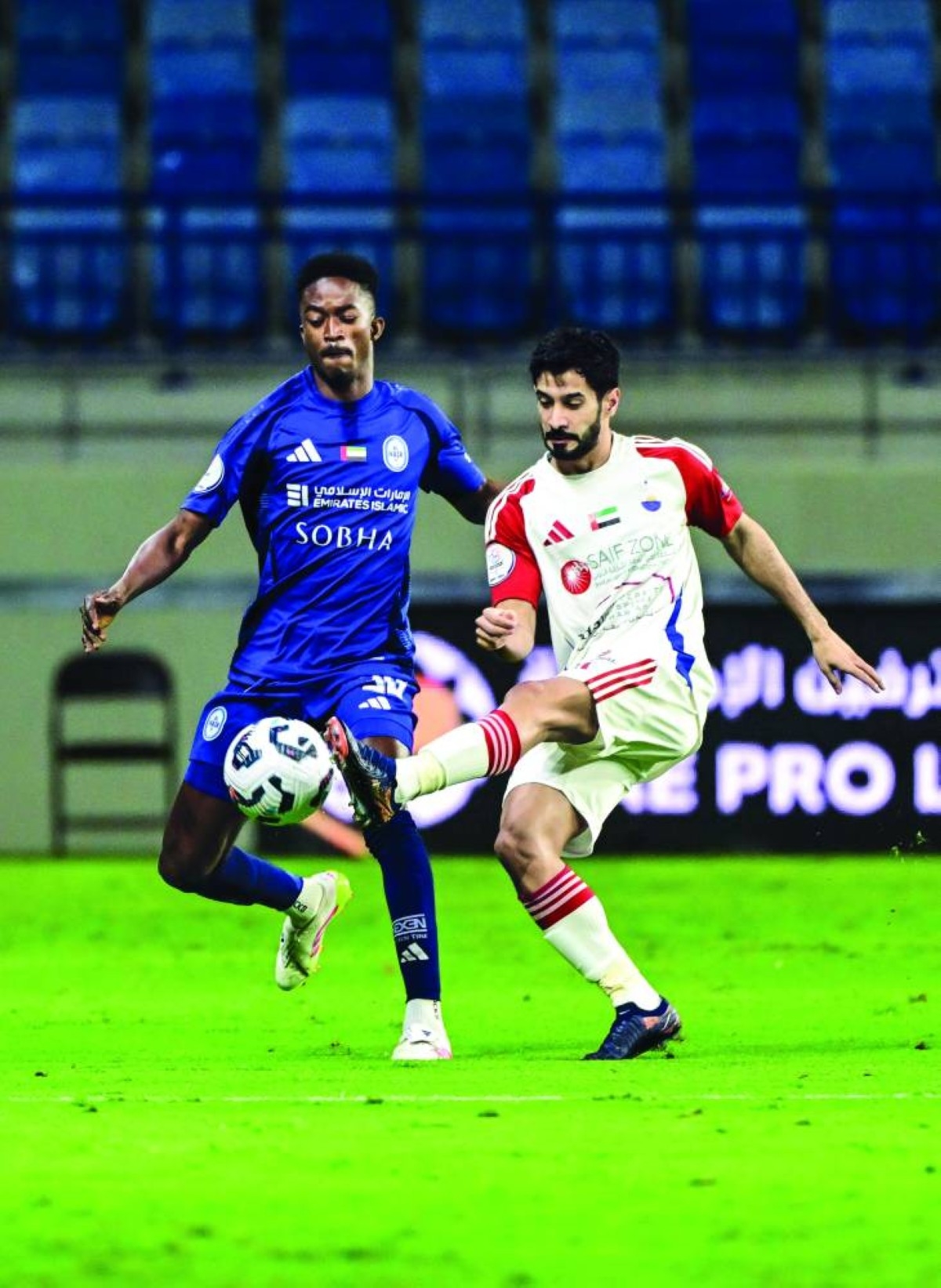النصر يخطف فوزاً قاتلاً من الشارقة في الجولة 21 من «دورينا»