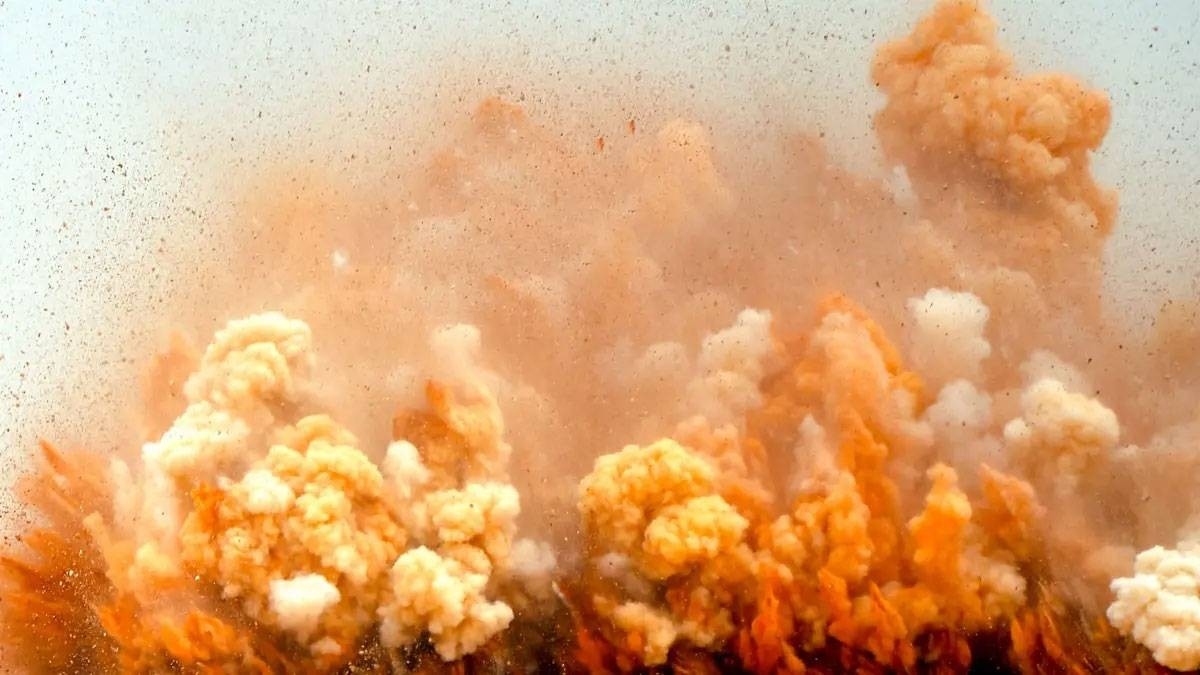 قنبلة الهيدروجين الصينية.. سلاح غير نووي يحترق كالجحيم ويذيب المعدن