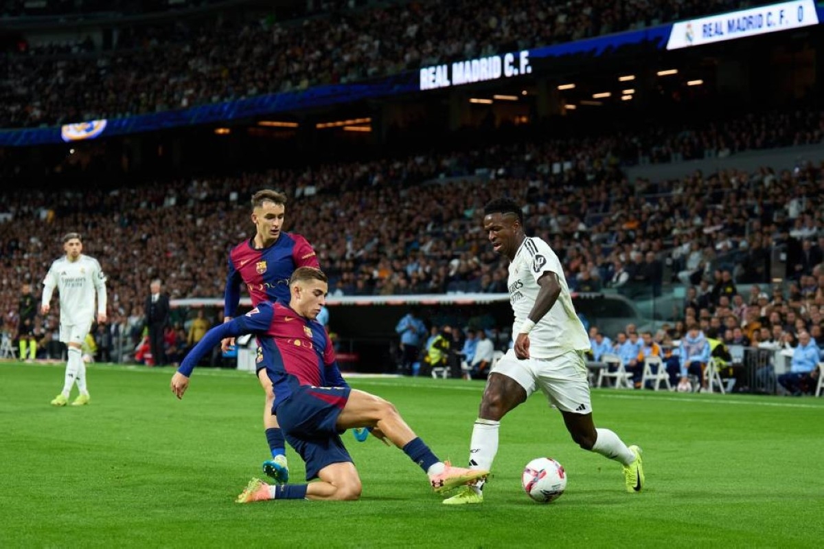 موعد كلاسيكو نهائي كأس ملك إسبانيا بين برشلونة وريال مدريد