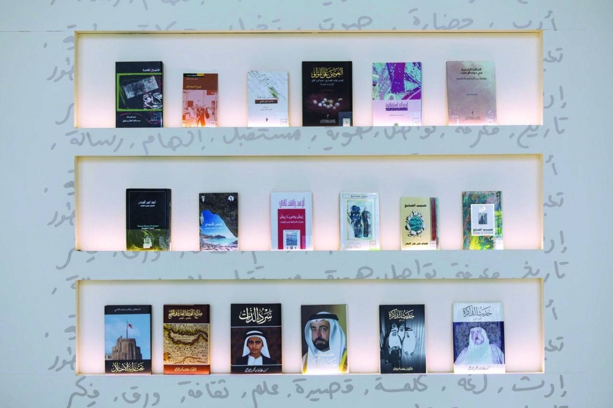 «مكتبات الشارقة» تفتتح معرض «عدسة البدايات الأدبية»