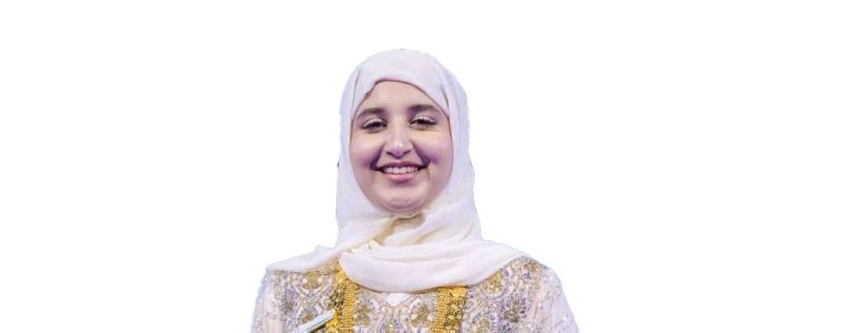 طالبات «صانعات التميز» على منصة التكريم وحصد الجوائز