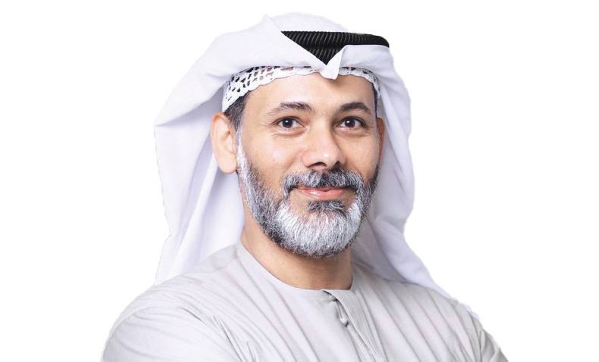 راشد الملا: «مئة قصة وواحد» دعوة للخيال وكسر القوالب
