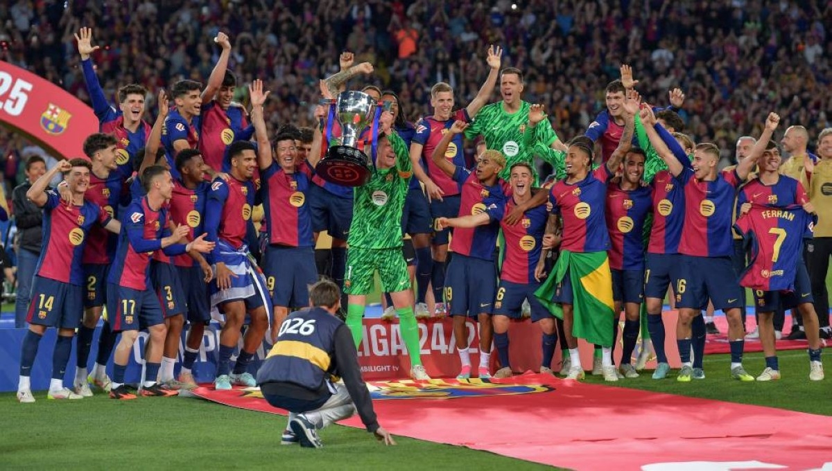 فياريال يصدم برشلونة في يوم احتفاله بلقب الدوري