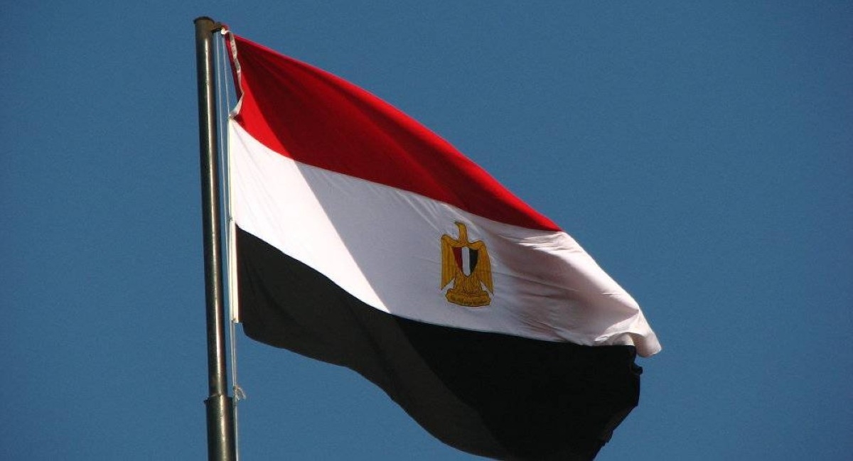 الجيش المصري: مقتل طاقم طائرة تدريب بعد سقوطها بسبب عطل فني