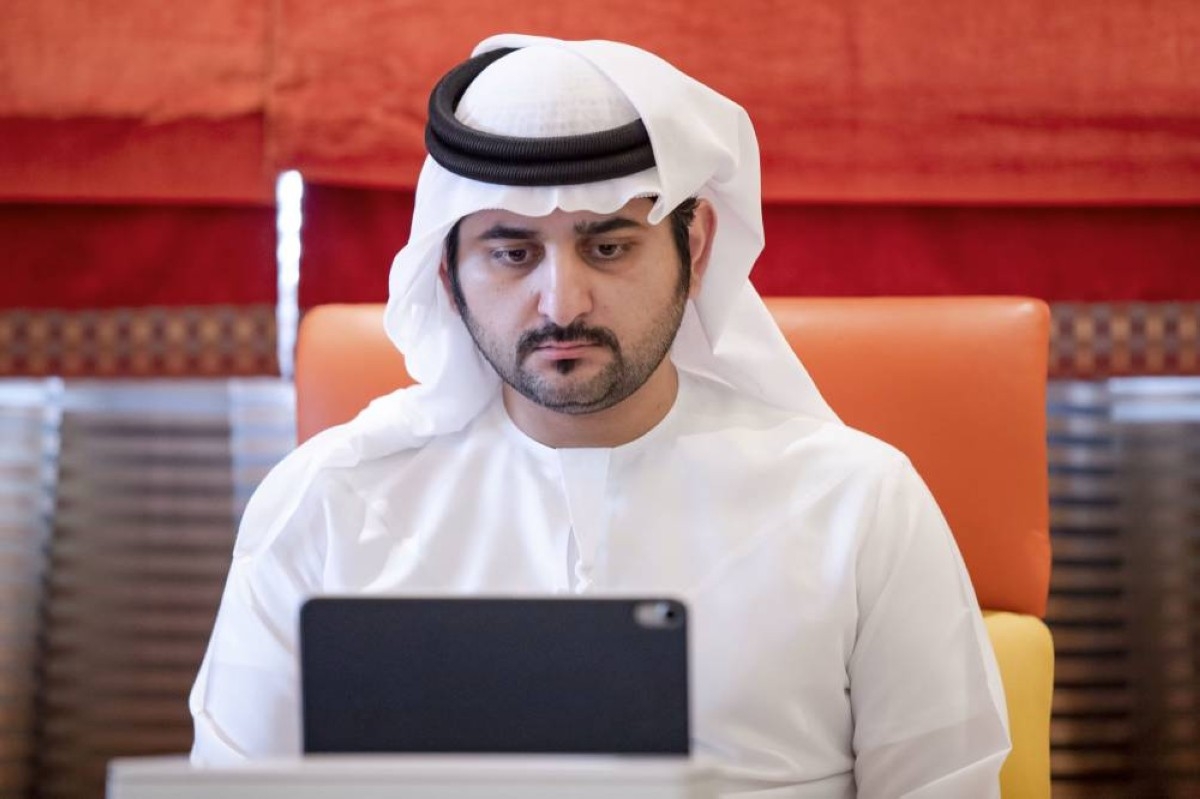مكتوم بن محمد يصدر قرارا بشأن الحماية الوظيفيّة للمُوظّف العام المُبلِّغ عن المُخالفات المالية والإدارية
