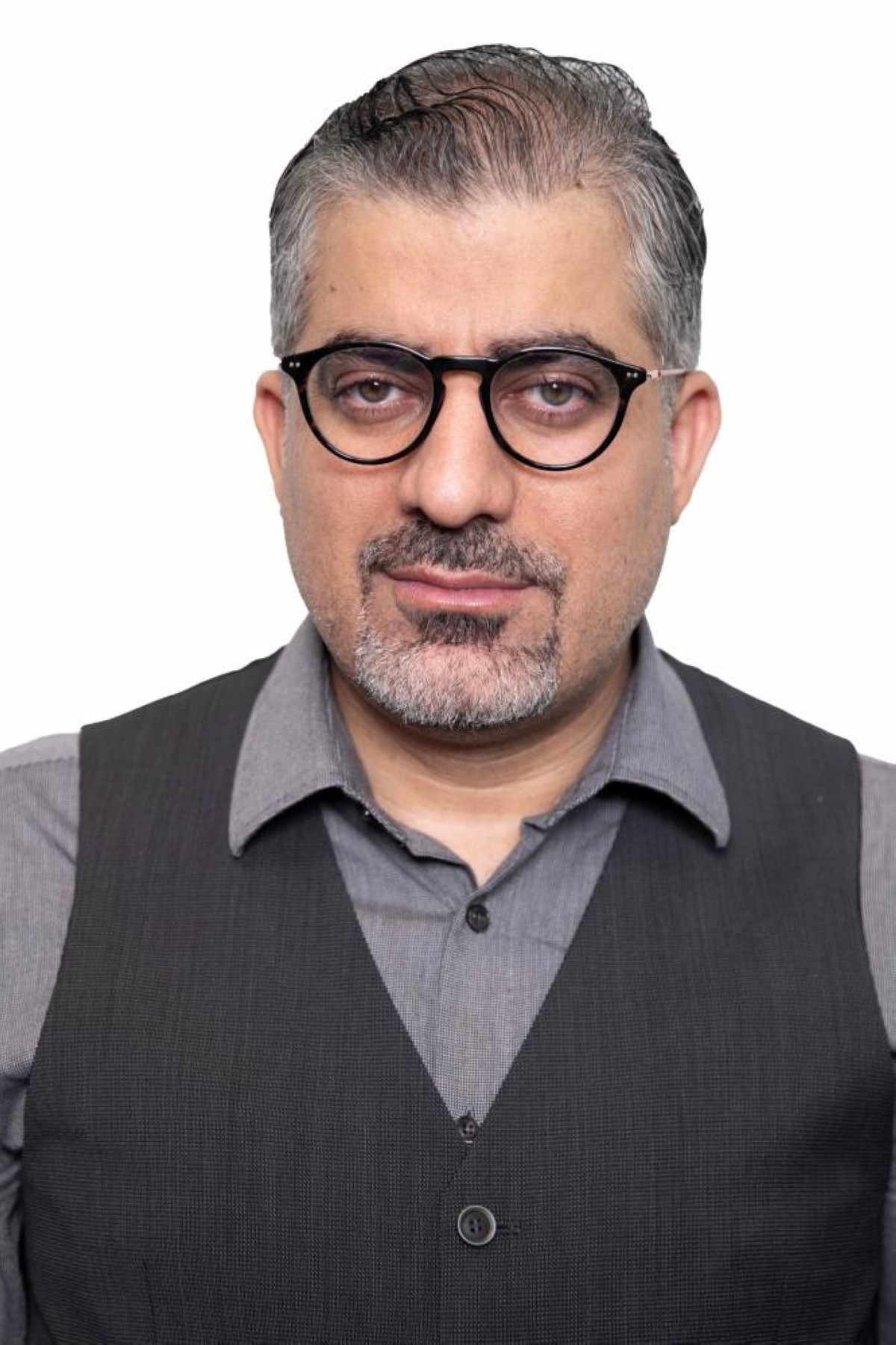 كتاب «ألغام غرفة الأخبار».. وثيقة إنسانيّة ومهنيّة تشهد على كواليس صناعة الخبر