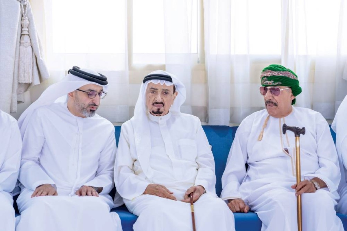 حاكم عجمان يعزي في وفاة حمد راشد النعيمي
