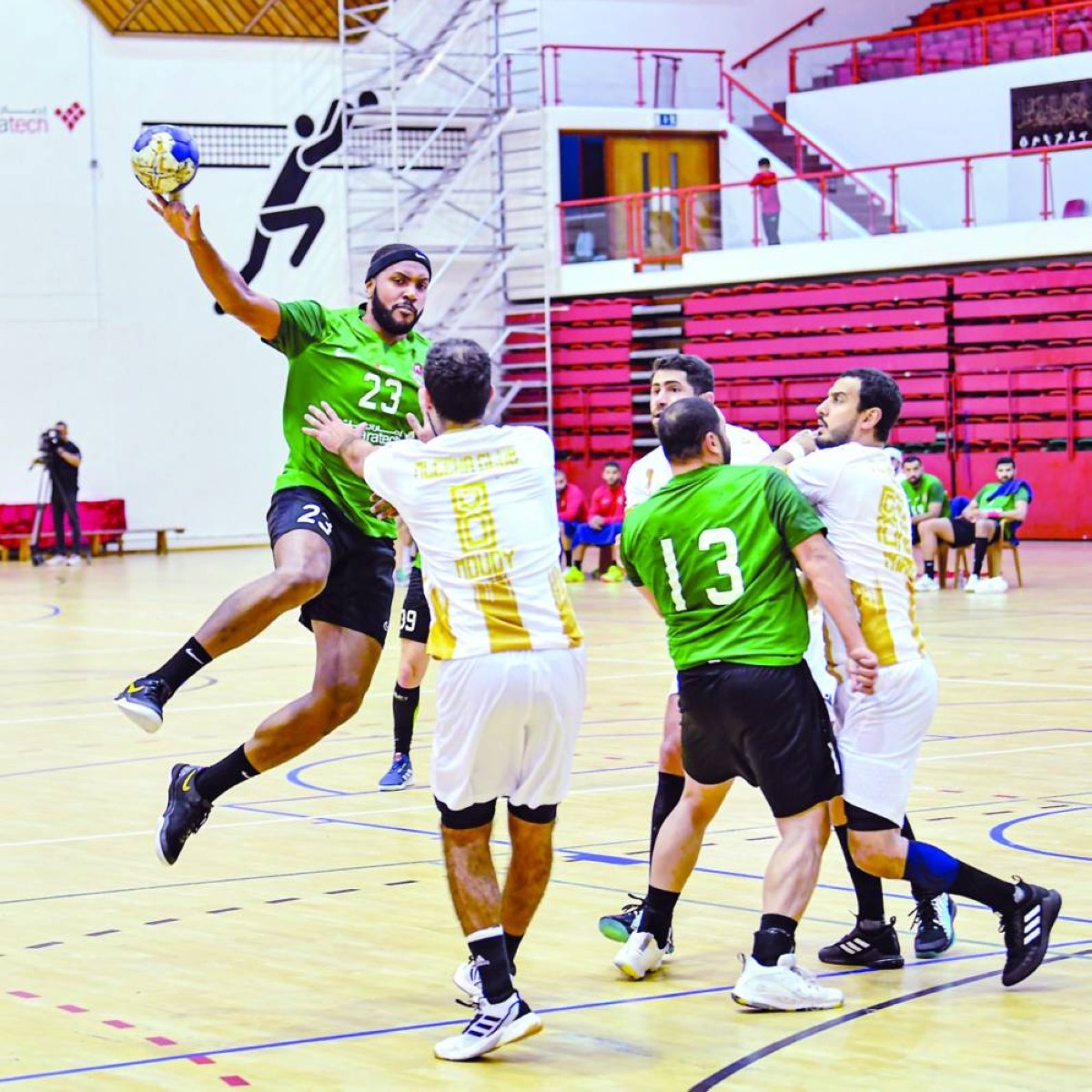 فوز الشارقة وشباب الأهلي في الجولة الأولى من دوري رجال اليد