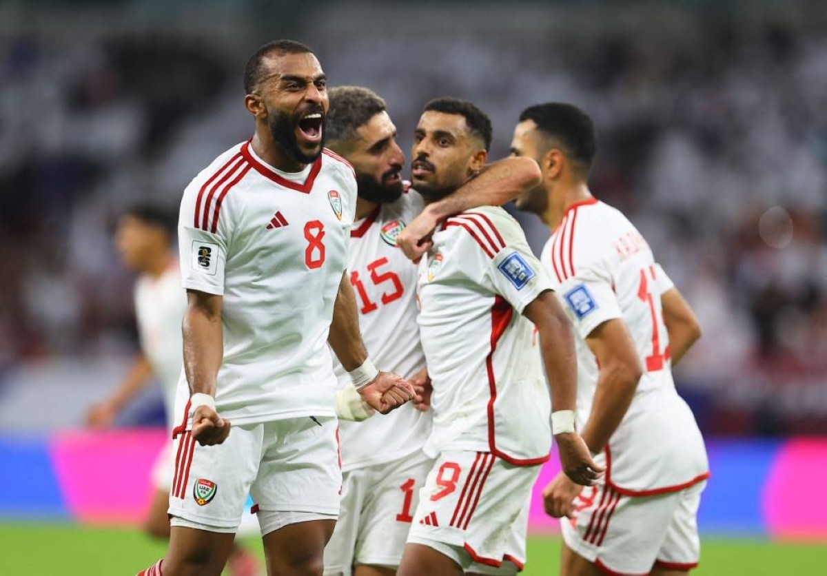 كوزمين يختار 27 لاعباً في قائمة منتخب الإمارات لتصفيات المونديال