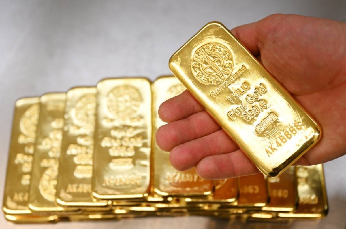 الذهب يتجه لتكبد خسائر أسبوعية مع ارتفاع الدولار