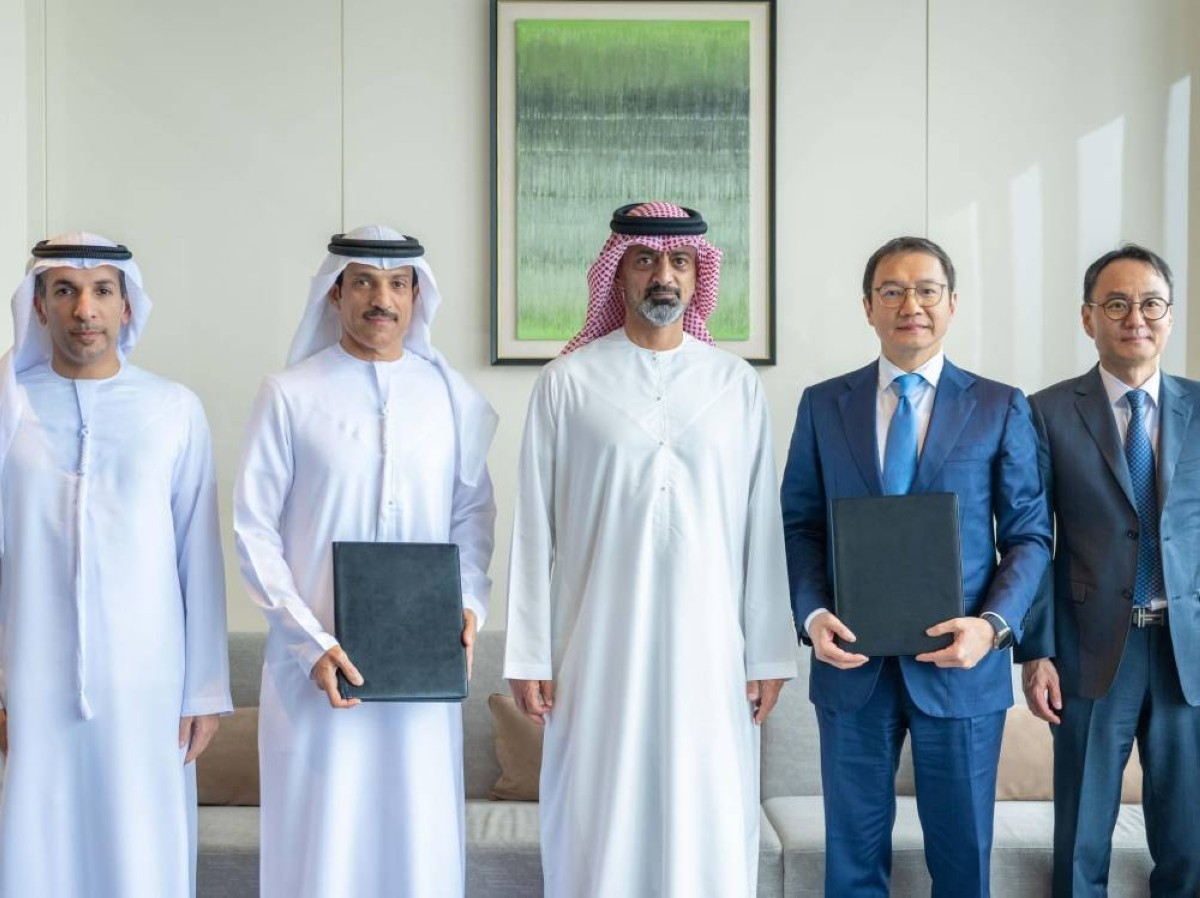 عمار بن حميد يشهد توقيع مذكرة تفاهم لتطوير ميناء عجمان بمليار درهم