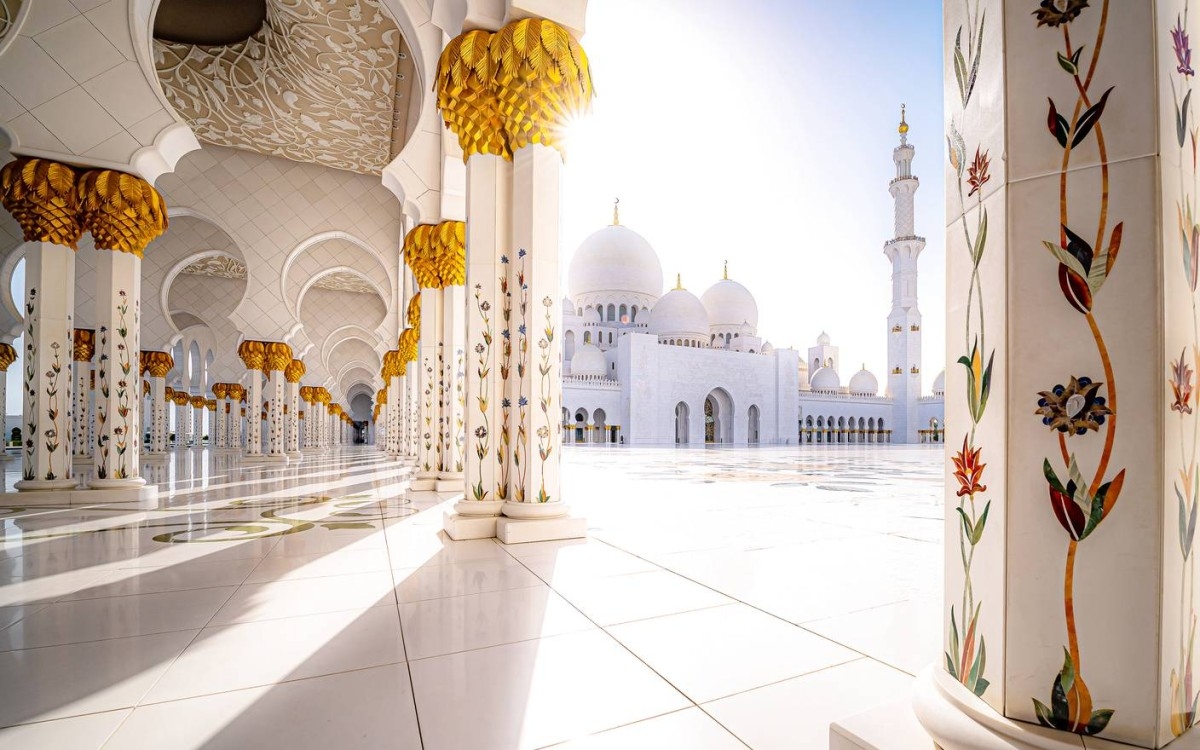 جامع الشيخ زايد الكبير يستكمل استعداداته لصلاة عيد الأضحى المبارك
