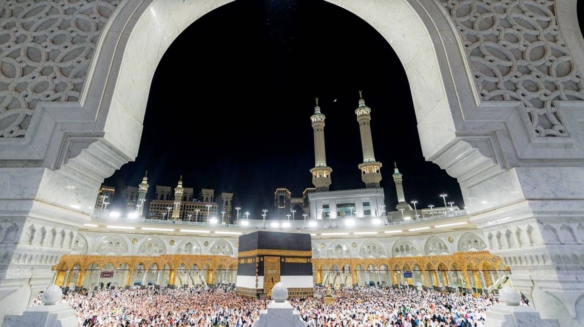 الحجاج يقضون «التروية» في منى ويصعدون عرفات اليوم