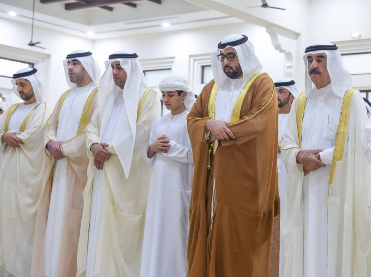 حاكم أم القيوين يؤدي صلاة عيد الأضحى بمسجد الشيخ أحمد بن راشد المعلا بمنطقة الراس