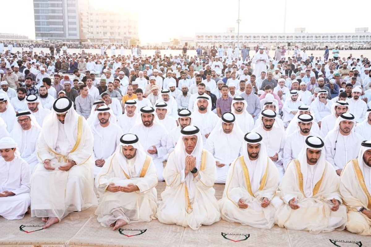 سعود بن صقر يؤدي صلاة عيد الأضحى المبارك بمصلّى العيد الكبير في خزام