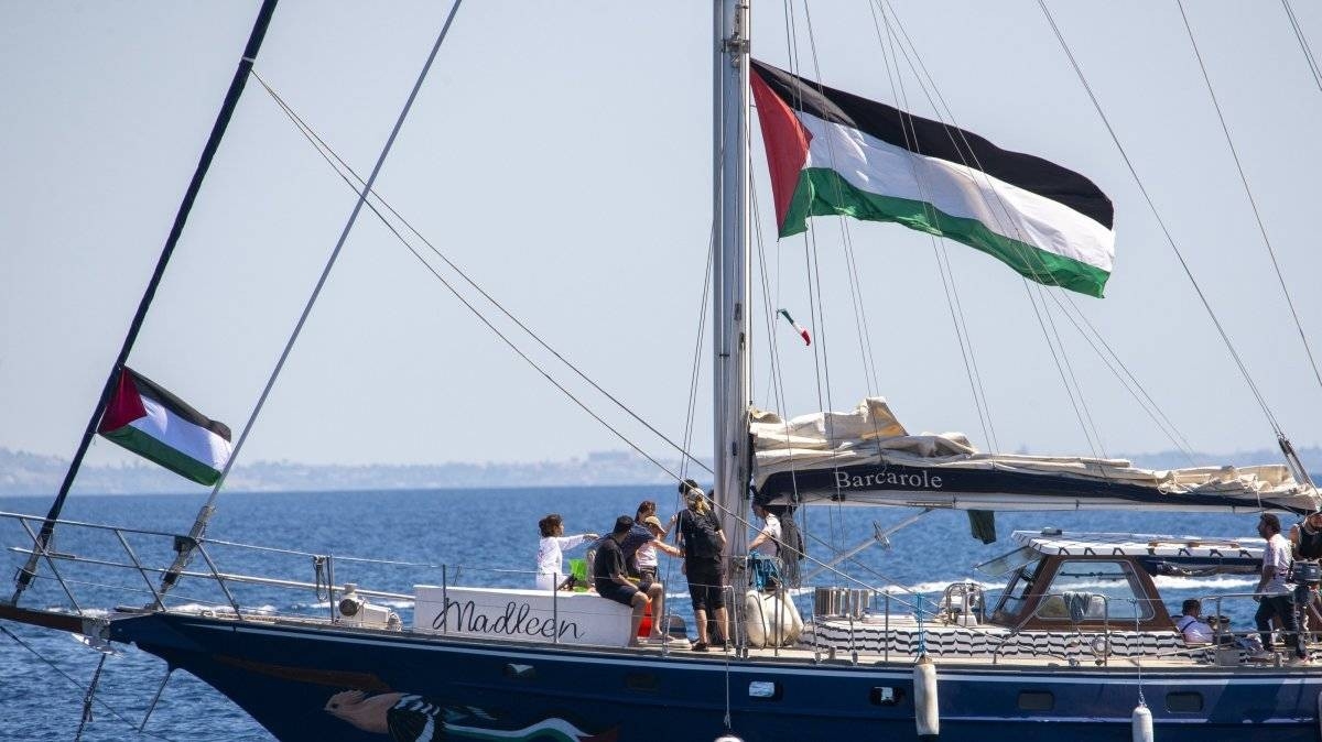 سفينة "أسطول الحرية" تقترب من غزة مع بلوغها الساحل المصري