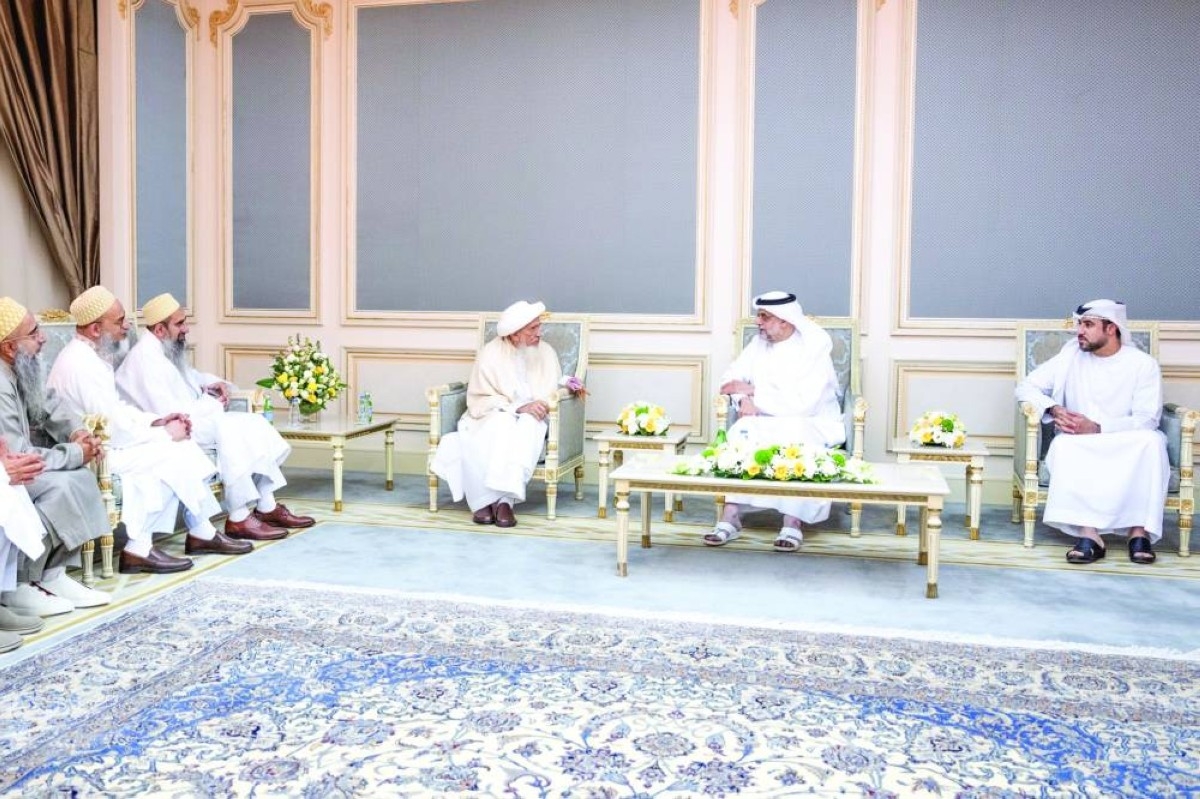 ولي عهد الشارقة يبحث وسلطان طائفة البُهرة مجالات التعاون