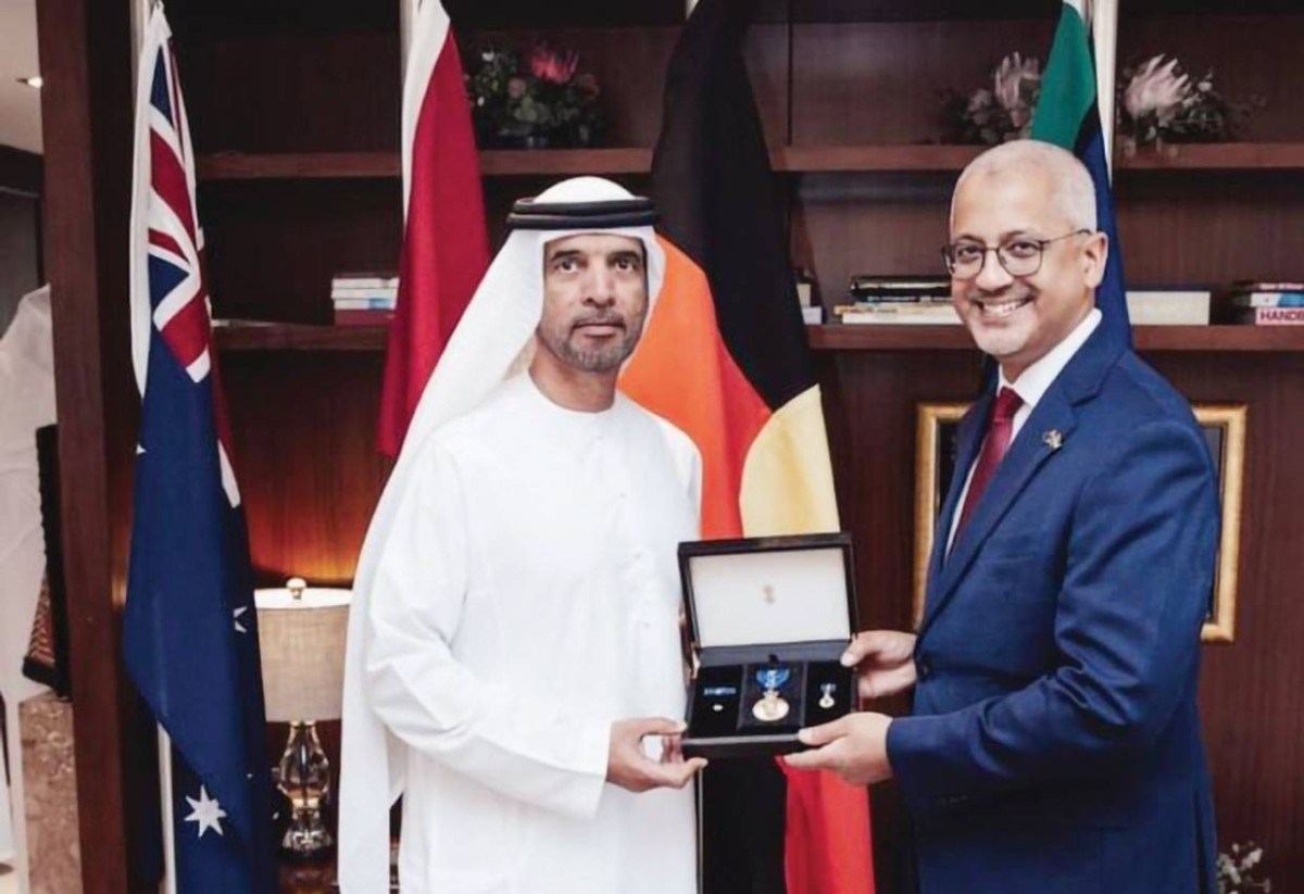مبارك النيادي أول إماراتي ينال وسام أستراليا العسكري