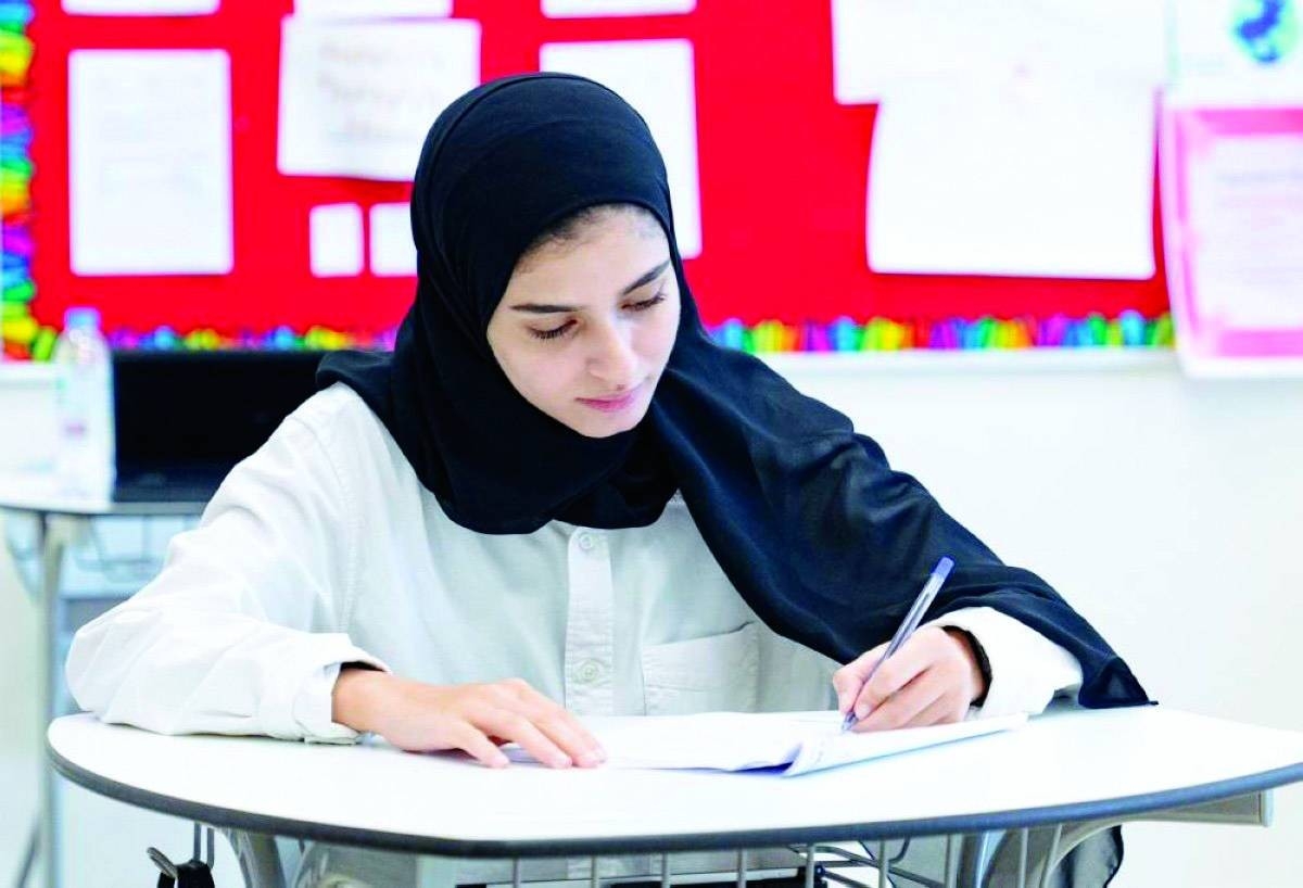 طلبة الـ 12 يتخطون امتحانات الأسبوع الأول بارتياح