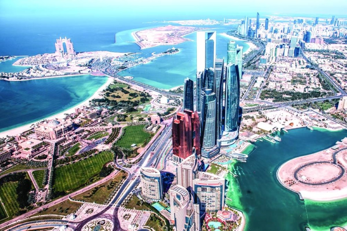 200 مليار درهم استثمارات أبوظبي في البنية التحتية بنهاية 2025
