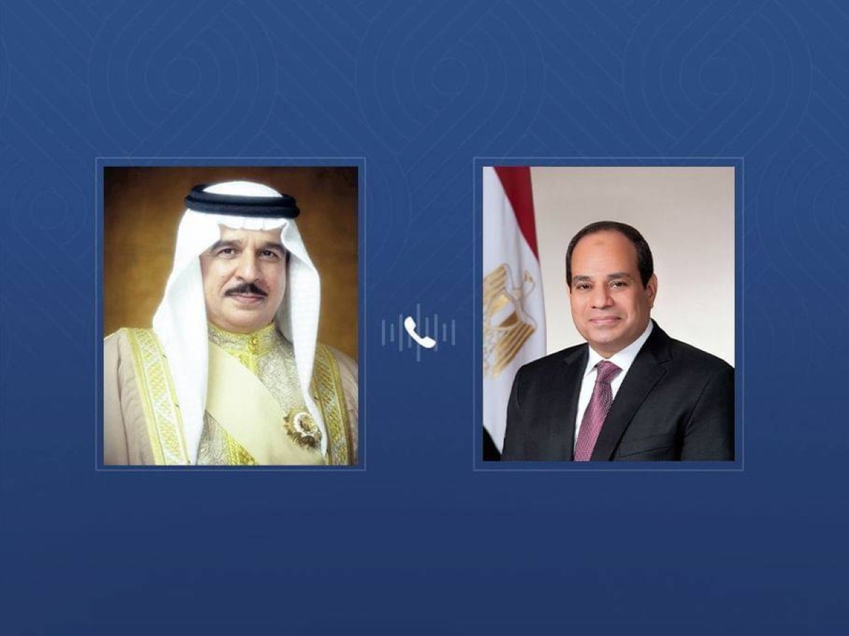ملك البحرين والرئيس المصري يعربان عن قلقهما من التصعيد بالمنطقة
