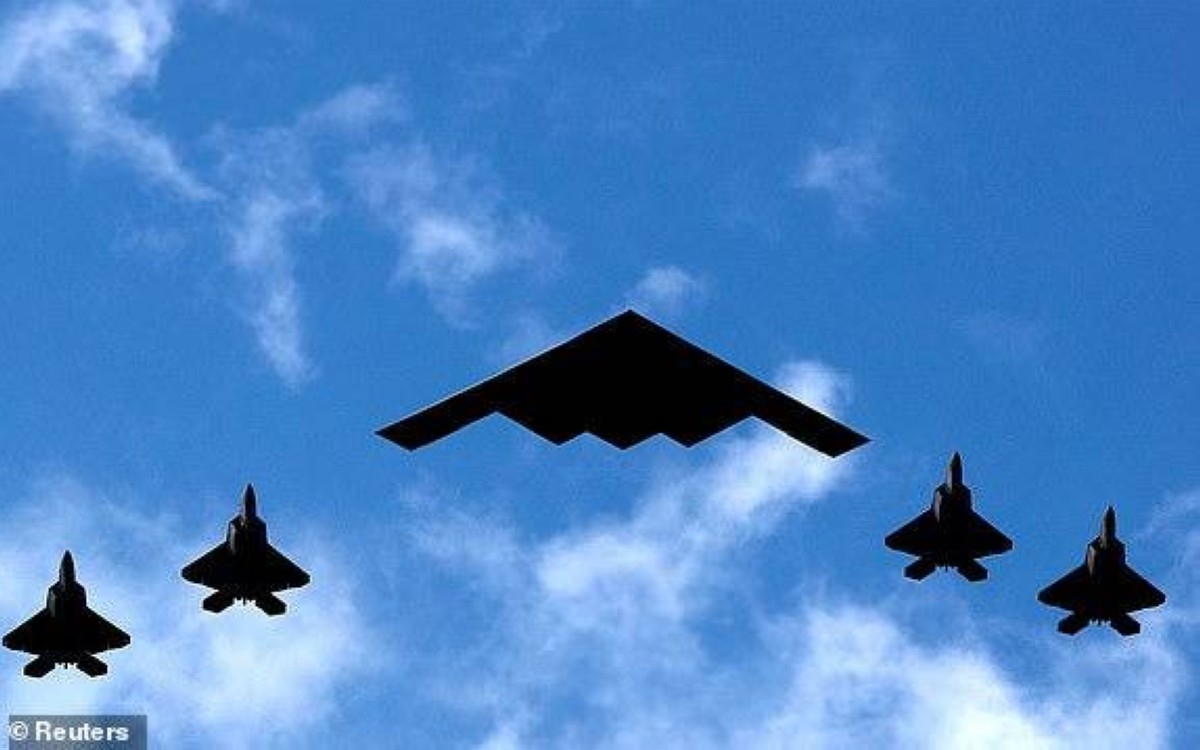 الشبح B-2 تتحرك من أمريكا.. هل بدأ التحضير لضرب "فوردو"؟