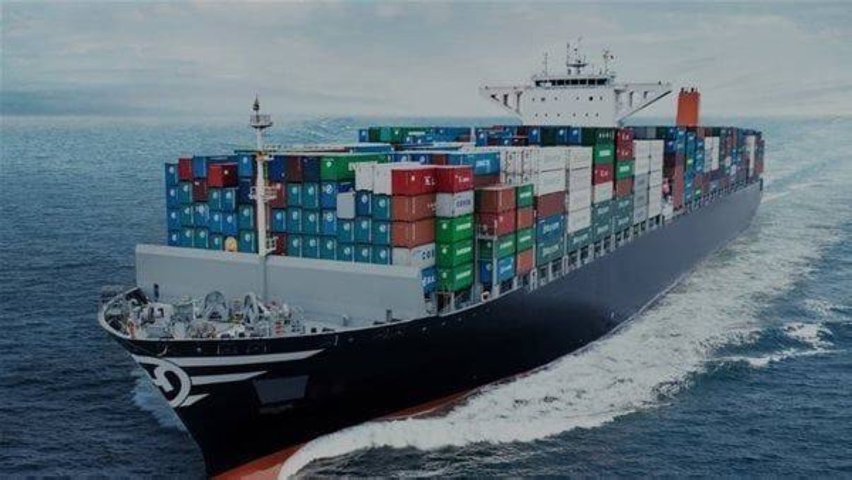 شركات الشحن البحري اليابانية تراقب الوضع في الخليج