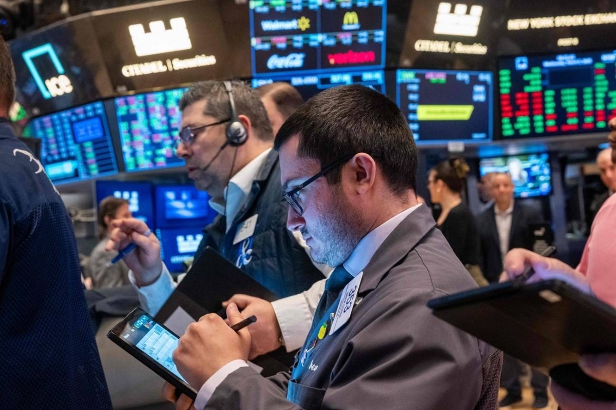 لماذا تتجاهل الأسواق العالمية الضربات الأمريكية على إيران؟