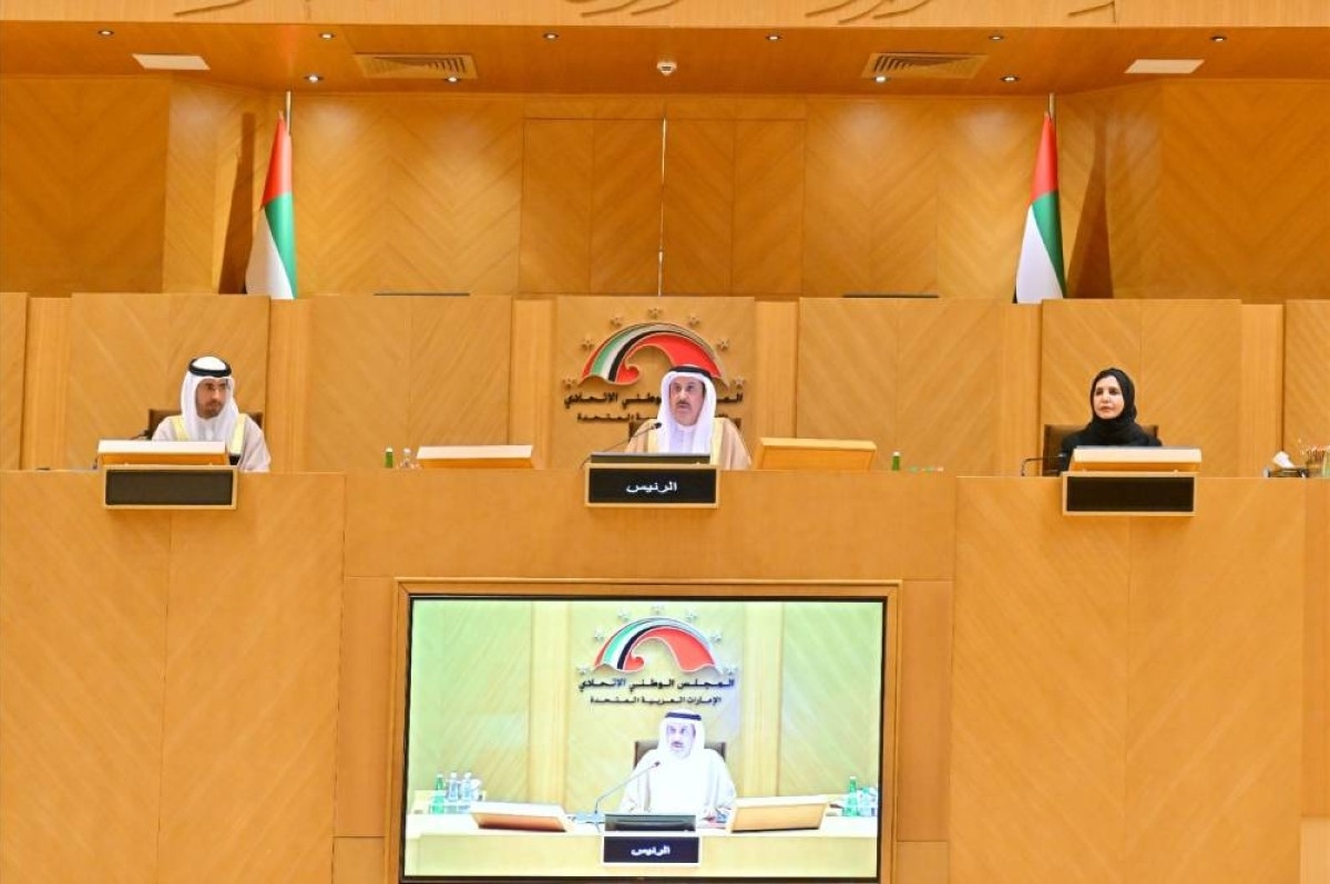 صقر غباش يشدد على الموقف الإماراتي الثابت بضرورة تغليب الدبلوماسية والحوار لحل الخلافات