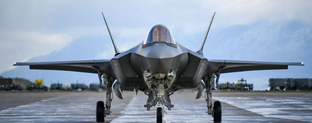 بريطانيا تعيد العمل بالردع النووي الجوي عبر مقاتلات F-35