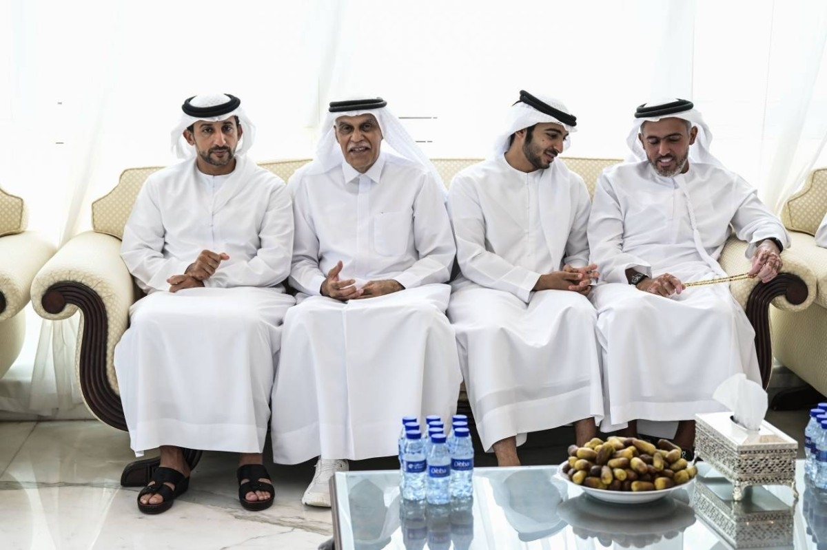 نائب حاكم أم القيوين يقدم واجب العزاء في وفاة محمد عبيدالله