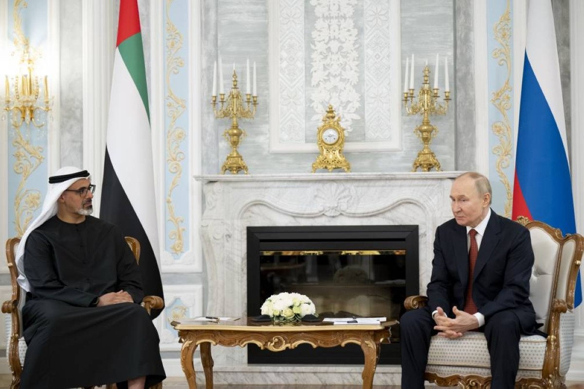 ولي عهد أبوظبي يلتقي الرئيس الروسي في العاصمة البيلاروسية مينسك