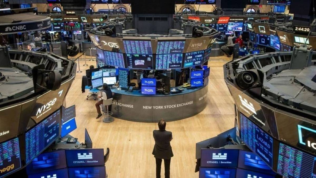 سياسات ترامب تثير القلق بالأسواق رغم بلوغ مؤشرات وول ستريت ذرى قياسية