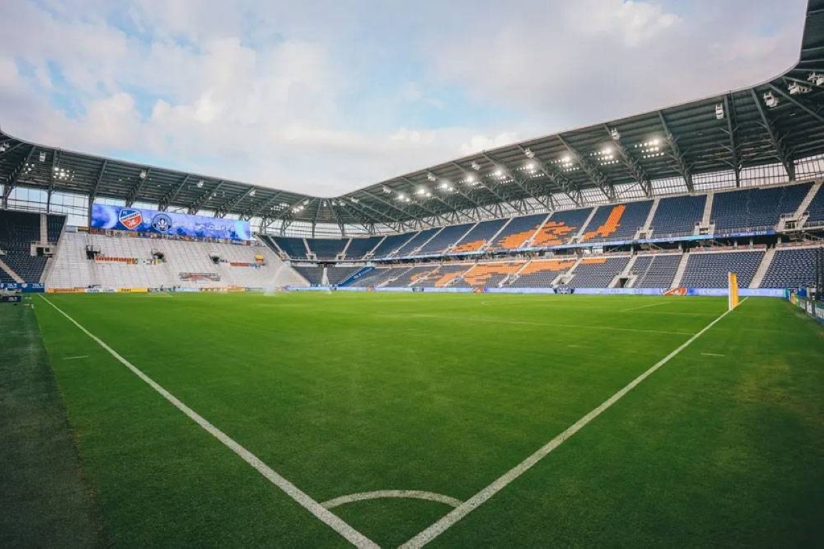ليست بالمستوى.. "فيفا"يعد بجودة أفضل لملاعب كأس العالم 2026