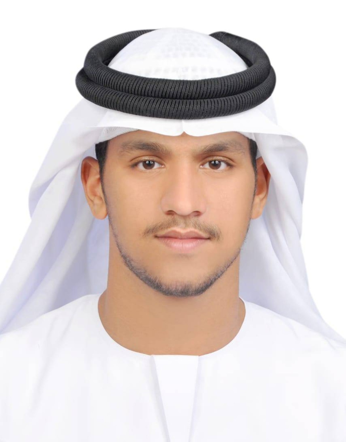 حميد عبيد: سأدرس تخصص الطيران.. وفرحة التخرج تستحق كل تعب وجهد