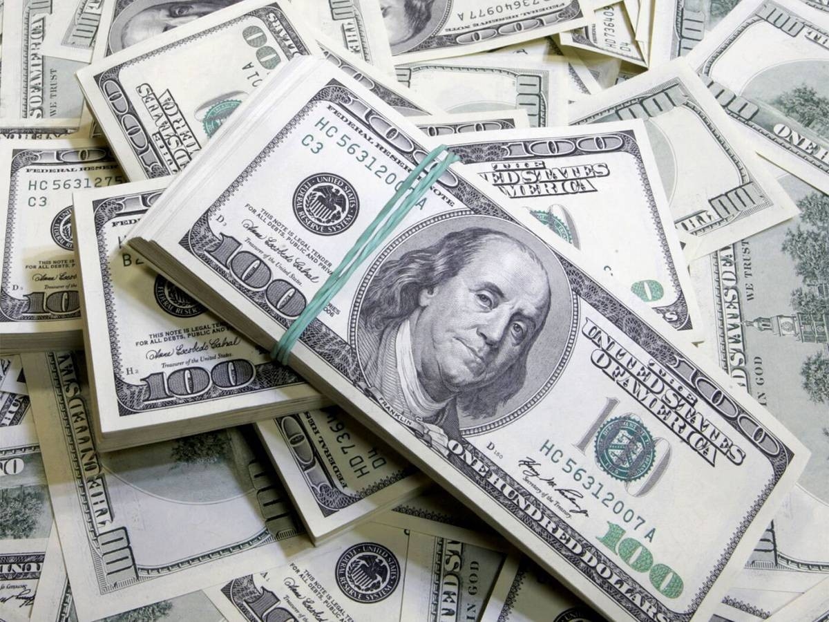 ارتفاع طفيف للدولار وسط ترقب لتقرير الوظائف الأمريكية
