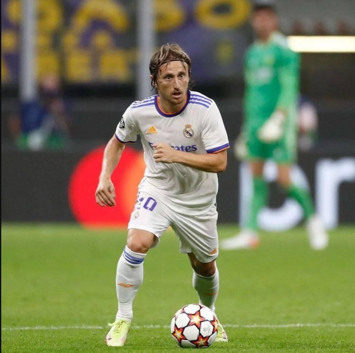 مودريتش إلى ميلان بعد 13 موسماً مع ريال مدريد